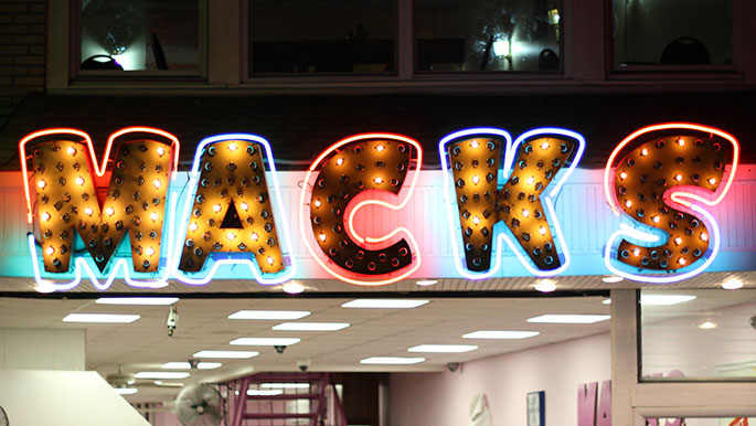 Macks-Wildwood-NJ-Signage